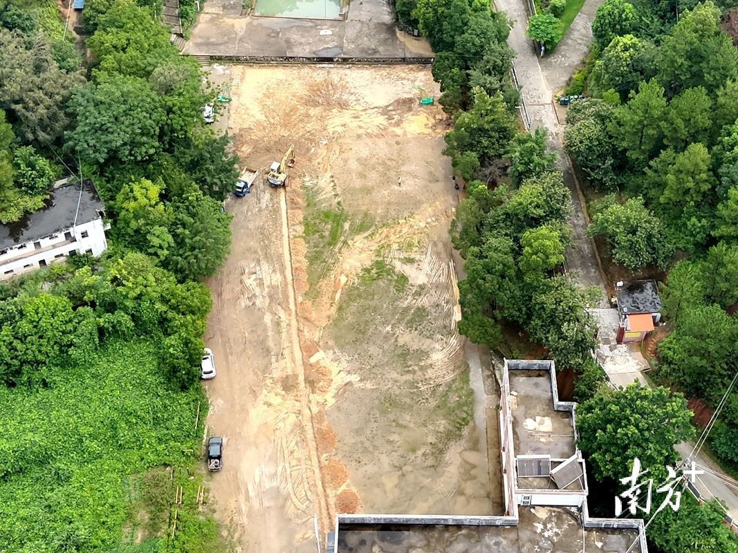 建设了排水, 足球超级联 建设了排水, 足球超级联