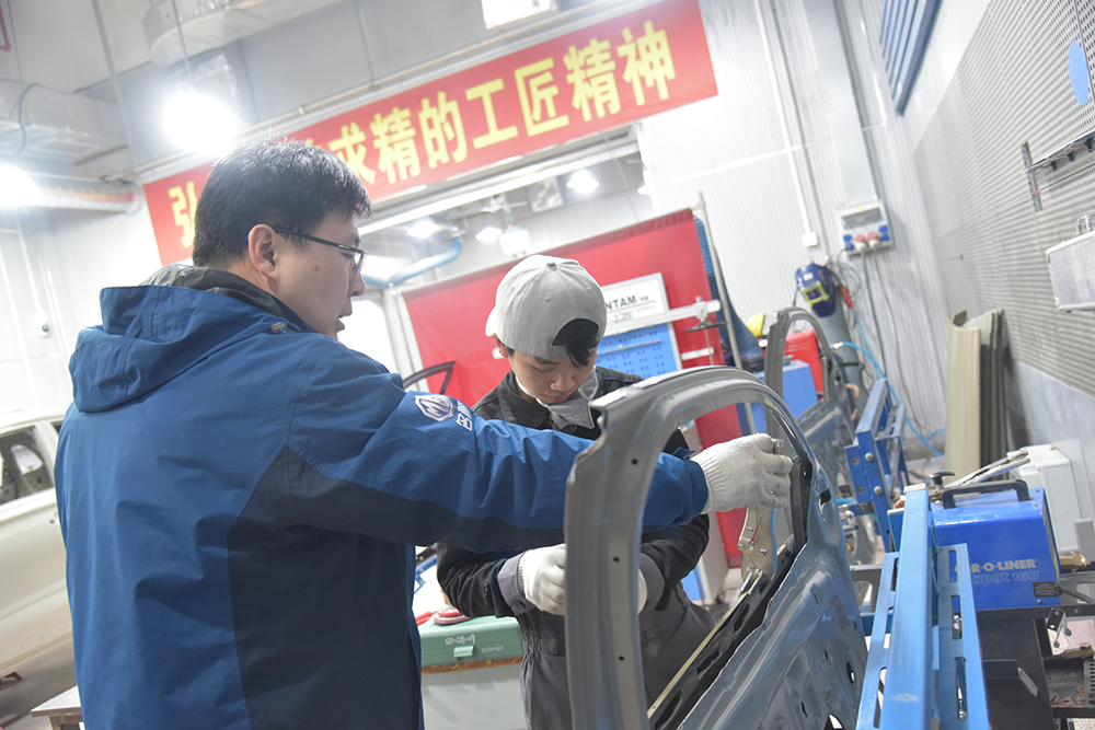 cn, 低温样规的, 能大赛车身