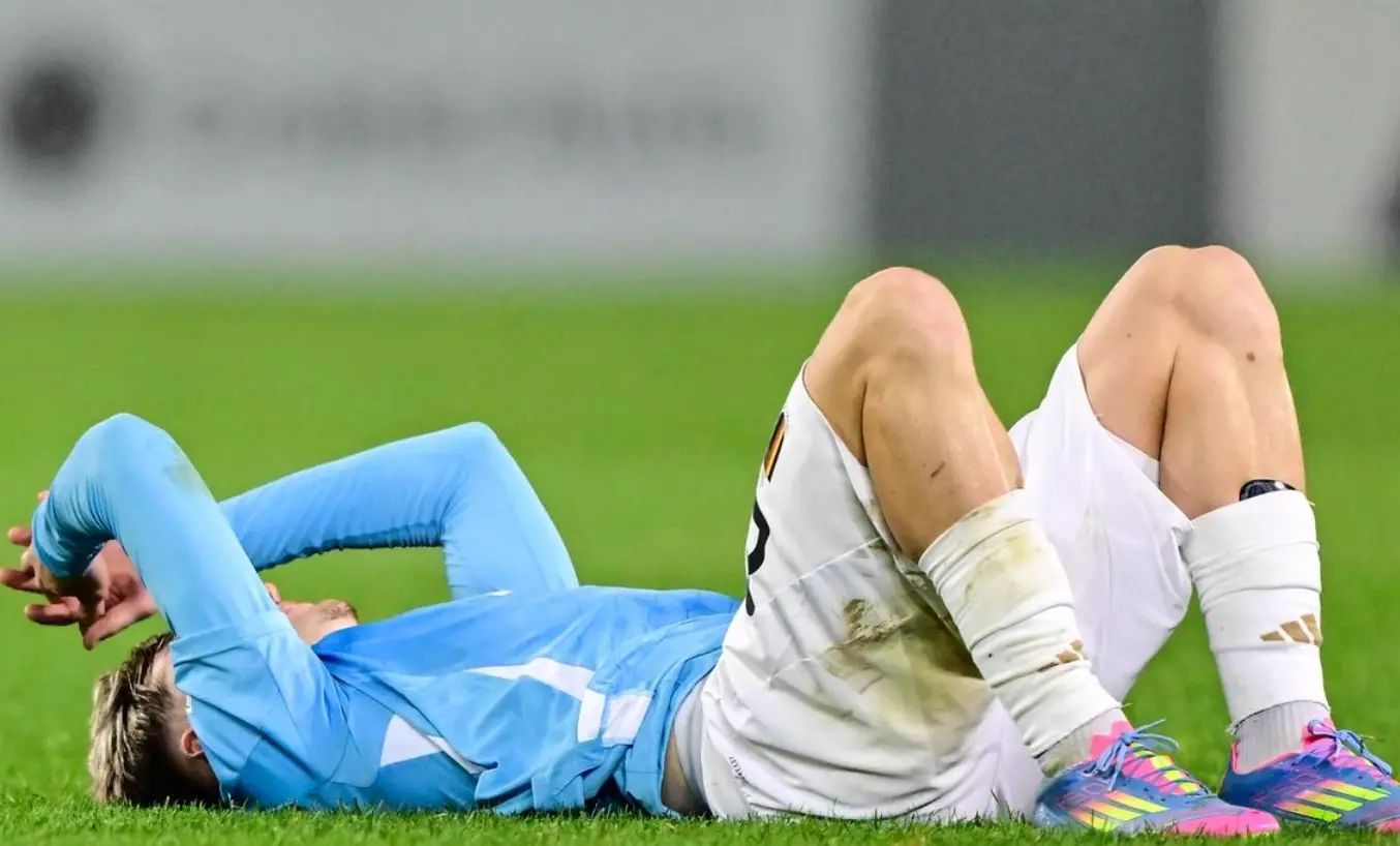 右侧带球内 右侧带球内